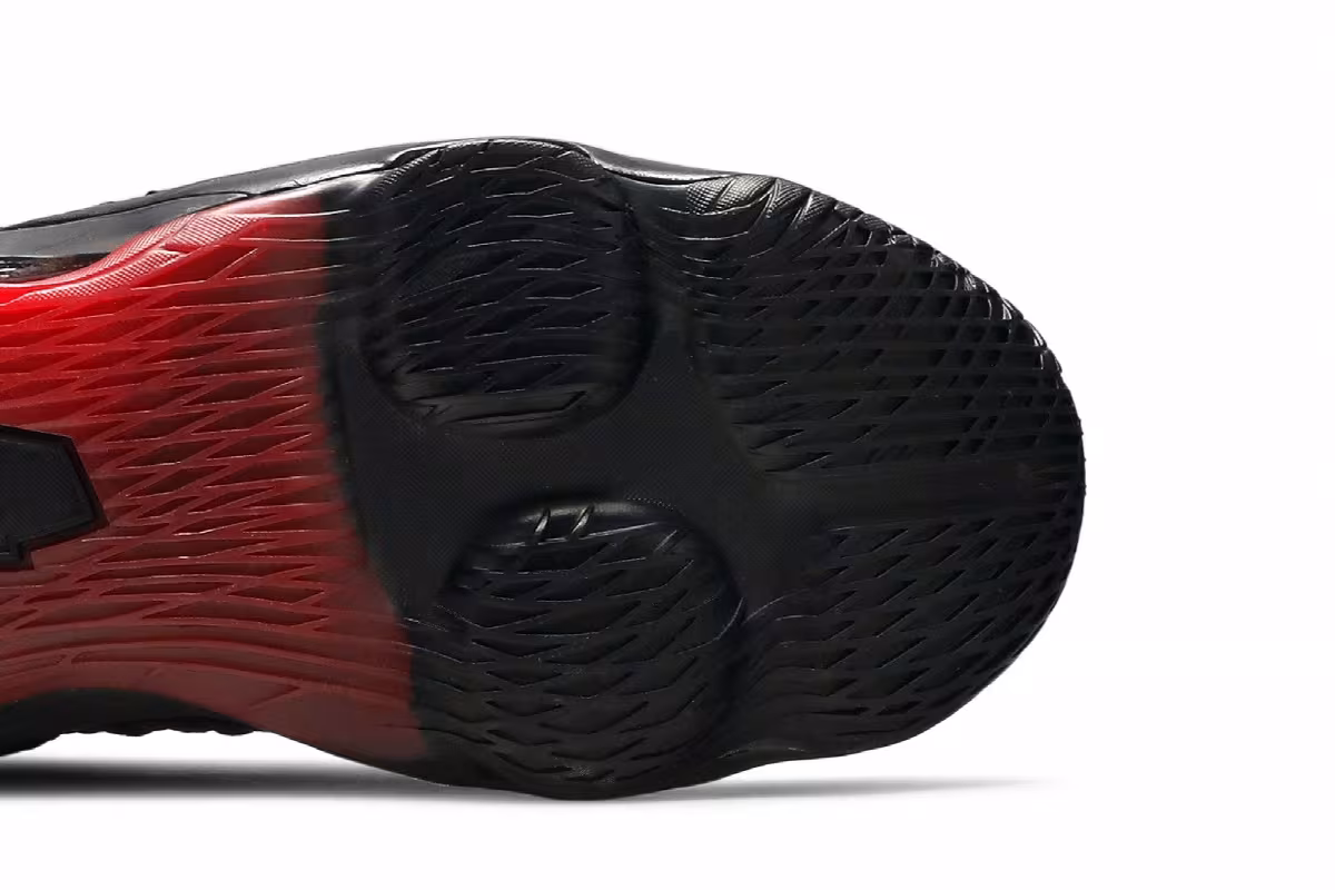 Nike LeBron 17 GS Infrared VI, view 6