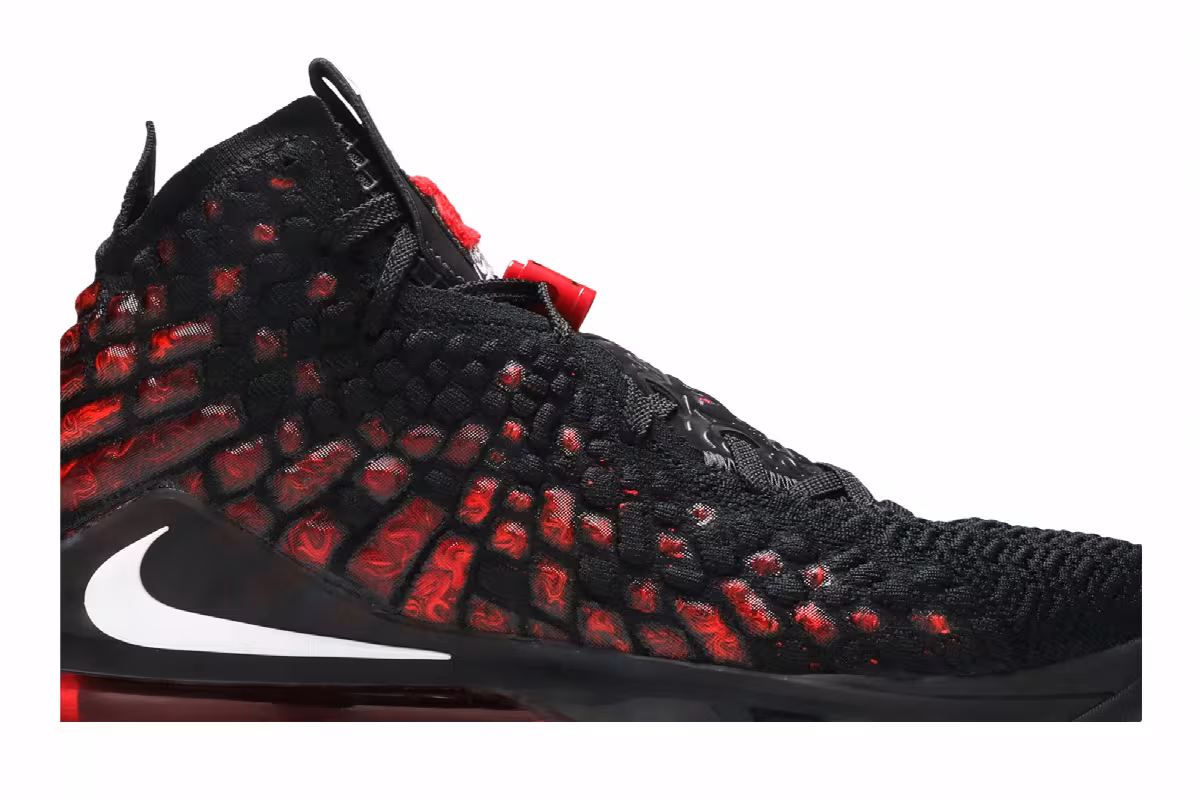 Nike LeBron 17 EP Infrared VI, view 3