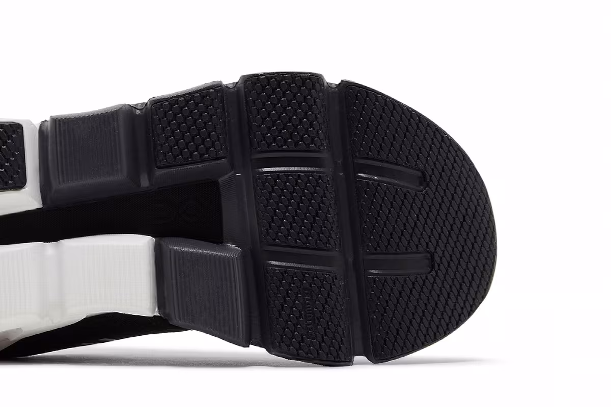 ON Women's Cloudflyer 4 Wide Black White, view 6
