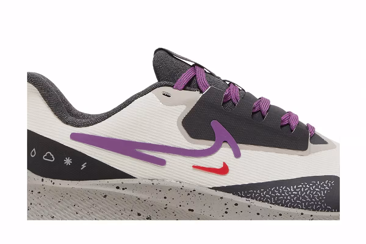 Nike Women's Air Zoom Pegasus 39 Shield Light Bone Vivid Purple, view 3