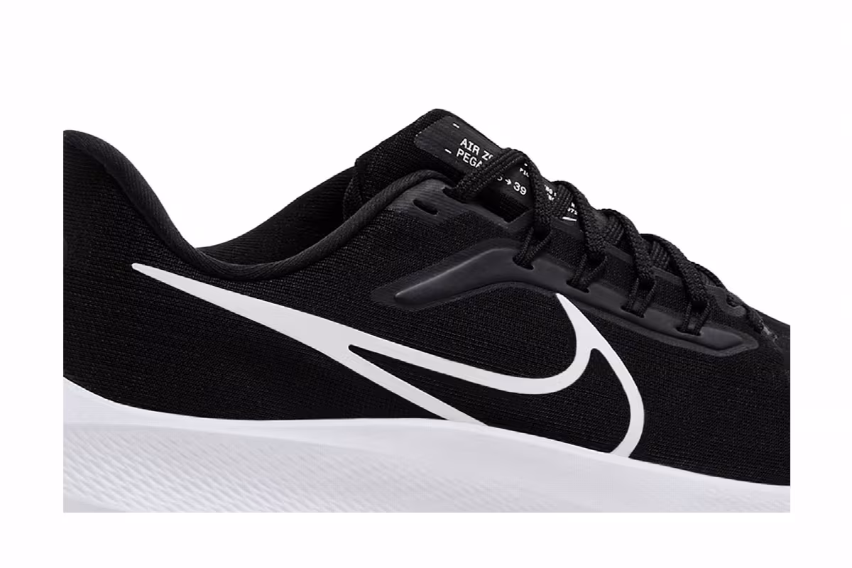 Nike Women's Air Zoom Pegasus 39 TB Black White, view 3