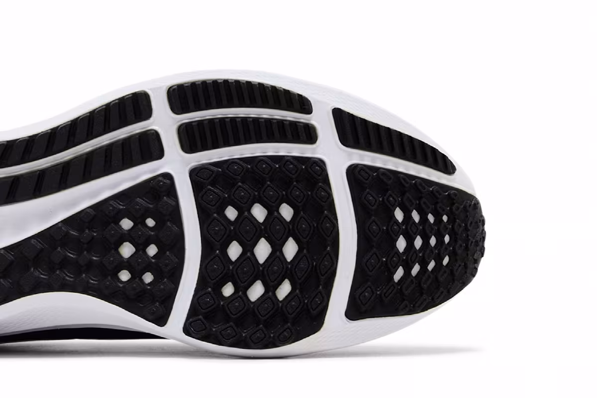 Nike Women's Air Zoom Pegasus 39 TB Black White, view 6