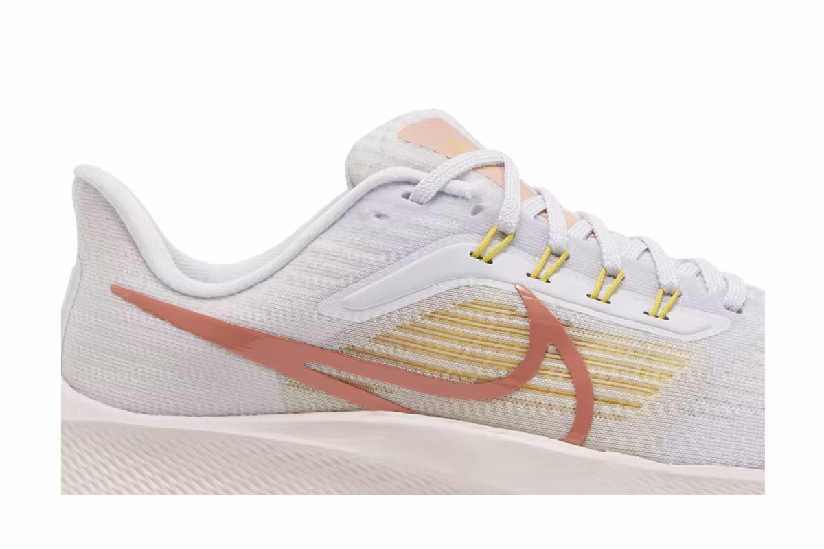 Nike Women's Air Zoom Pegasus 39 Whisper Madder Root, view 3