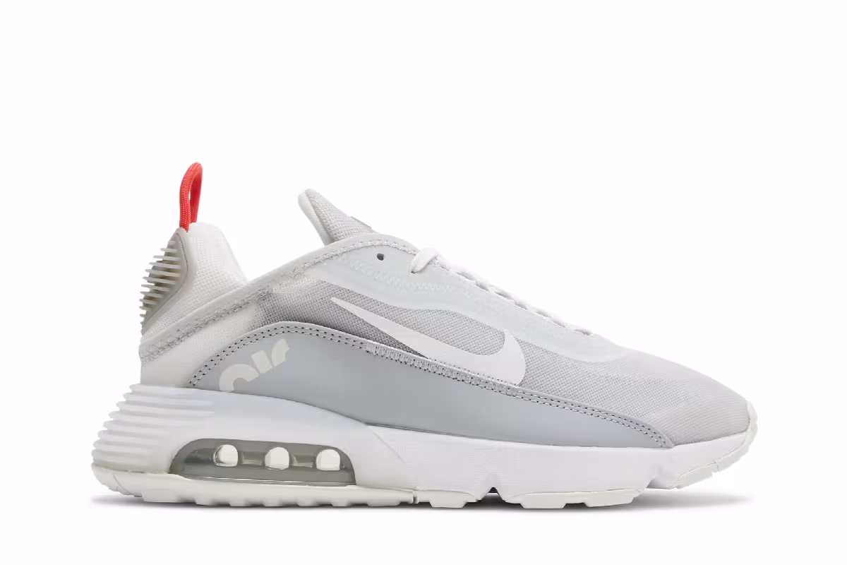 Nike Women's Air Max 2090 Light Smoke Grey, view 2