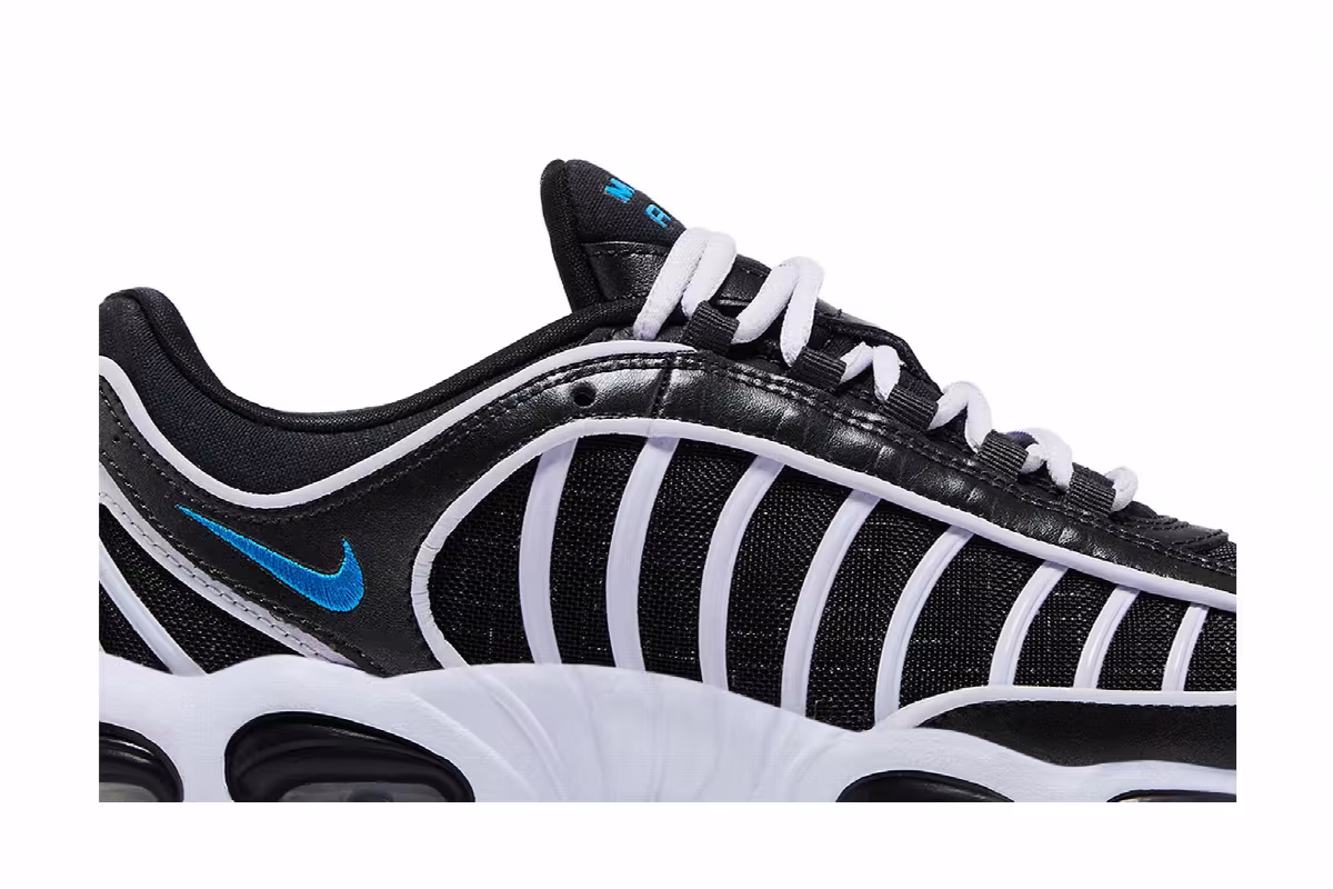 Nike Women's Air Max Tailwind 4, view 3