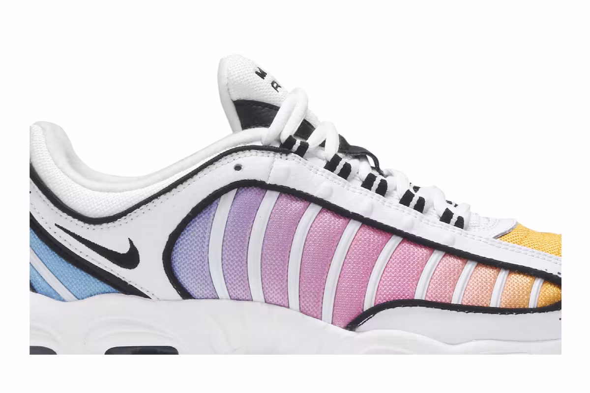 Nike Women's Air Max Tailwind 4 Summer Gradient, view 3