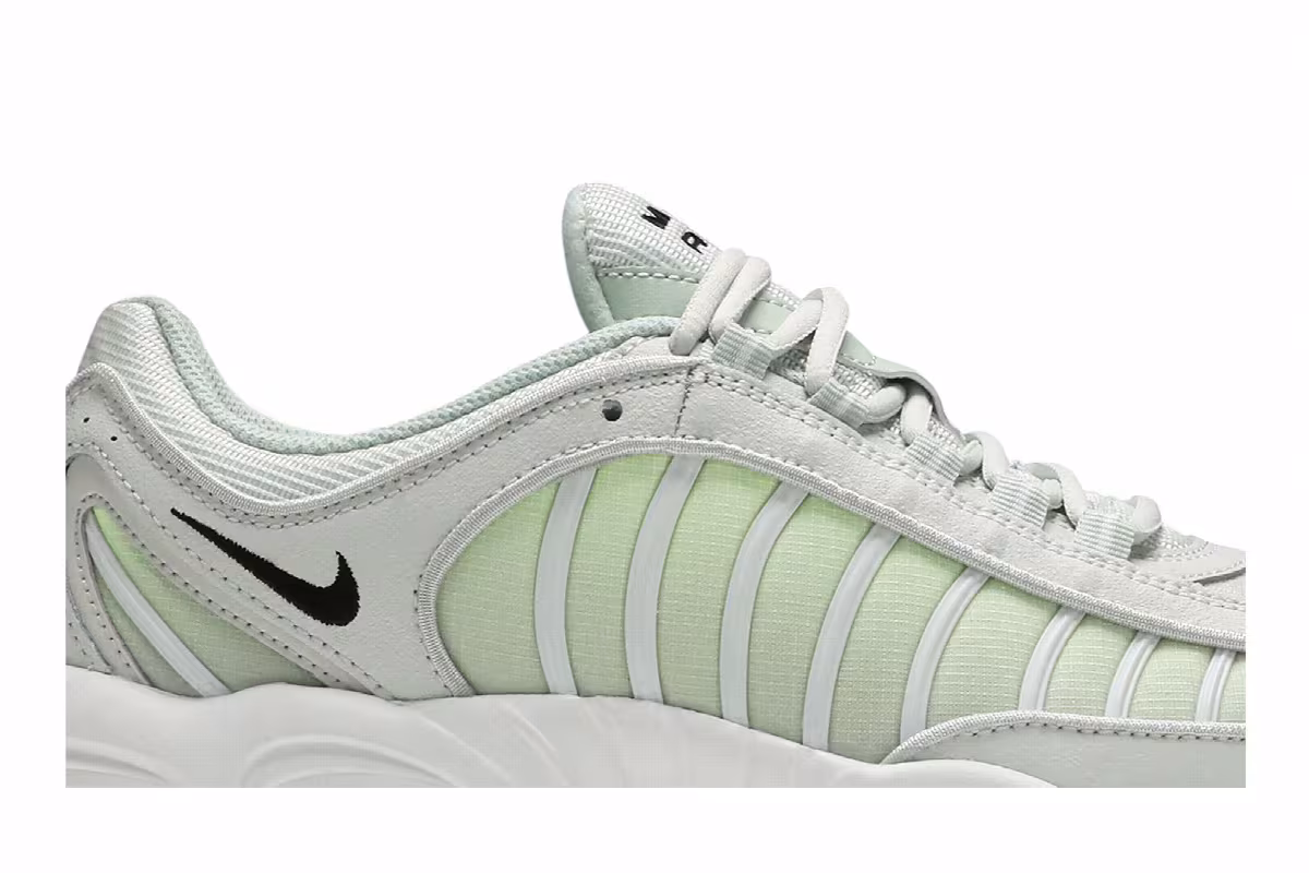 Nike Women's Air Max Tailwind 4 Pistachio Frost, view 3