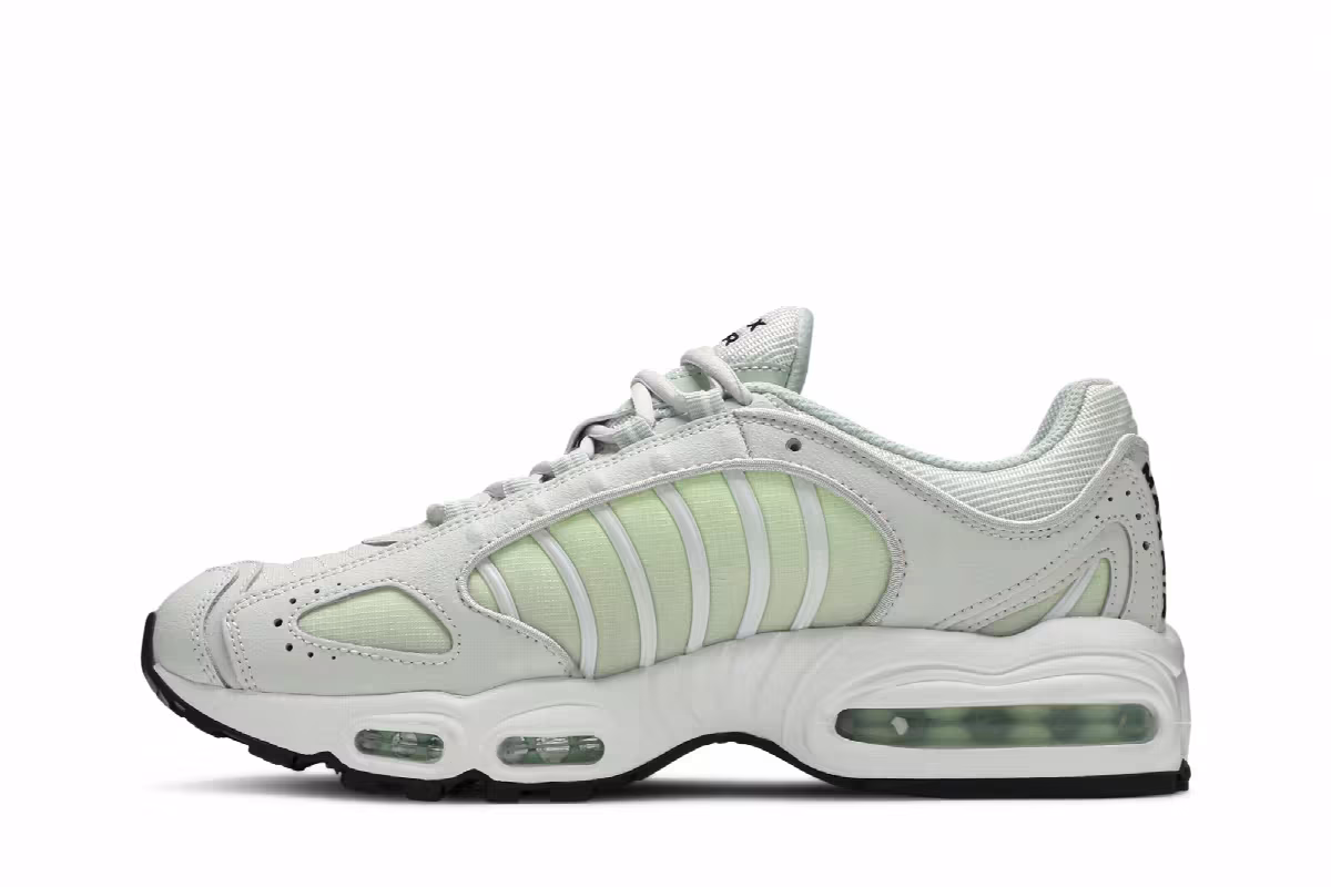 Nike Women's Air Max Tailwind 4 Pistachio Frost, view 4
