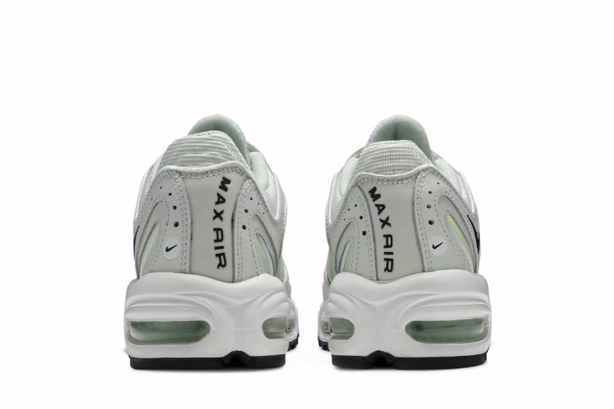 Nike Women's Air Max Tailwind 4 Pistachio Frost, view 7