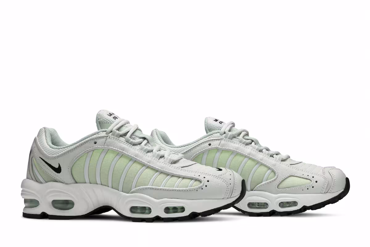 Nike Women's Air Max Tailwind 4 Pistachio Frost, view 9