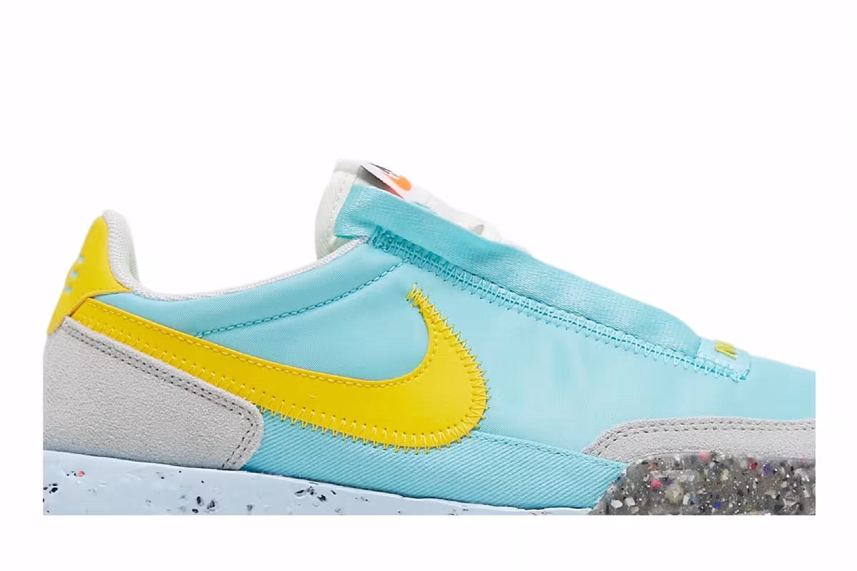 Nike Women's Waffle Racer Crater Bleached Aqua, view 3