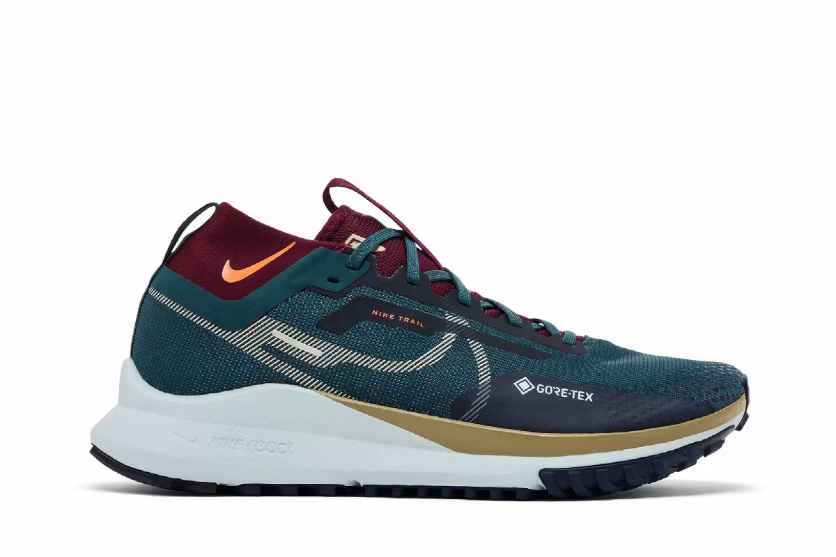 Nike React Pegasus Trail 4 GTX V2 Deep Jungle Khaki Night Maroon, view 2