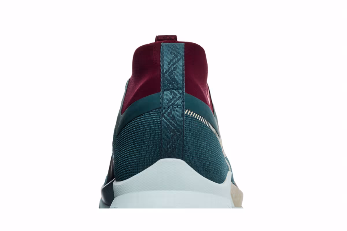 Nike React Pegasus Trail 4 GTX V2 Deep Jungle Khaki Night Maroon, view 8