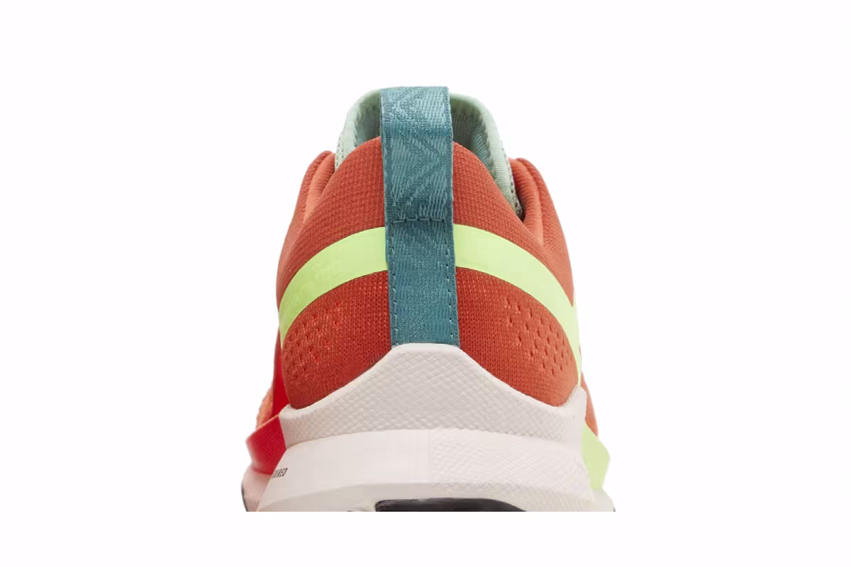 Nike Women's React Pegasus Trail 4 Mantra Orange Ghost Green, view 8