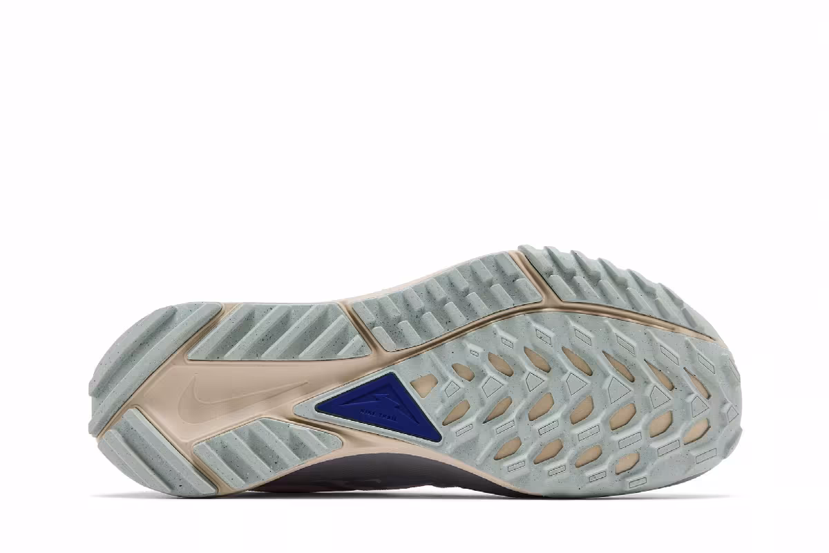 Nike Women's React Pegasus Trail 4 Pearl Pink Wolf Grey, view 5