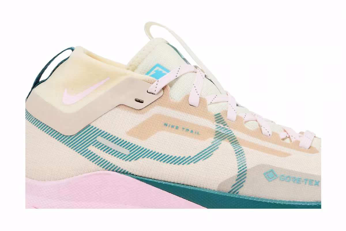 Nike Women's React Pegasus Trail 4 GORE-TEX Sanddrift Pearl Pink, view 3