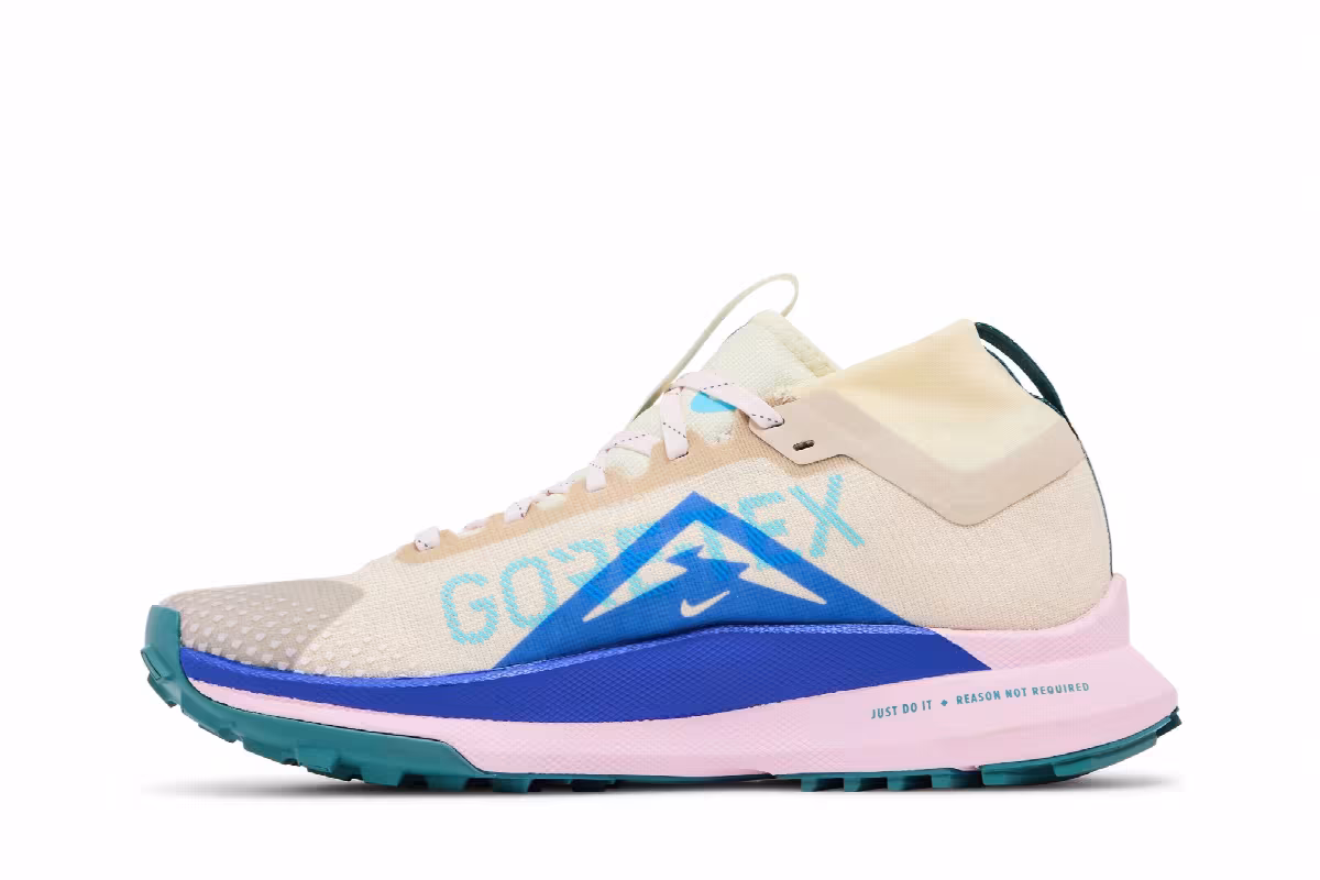Nike Women's React Pegasus Trail 4 GORE-TEX Sanddrift Pearl Pink, view 4