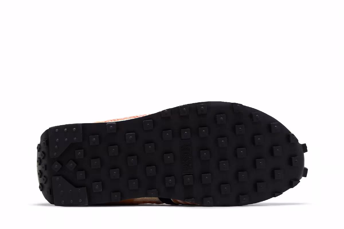 Nike Women's Daybreak Type Crimson Tint, view 5