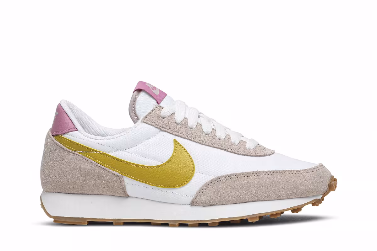Nike Women's Daybreak Fossil Stone Saffron Quartz, view 2