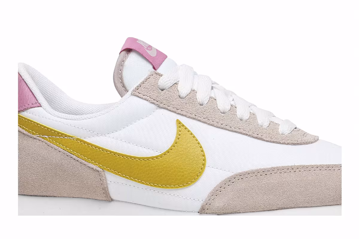 Nike Women's Daybreak Fossil Stone Saffron Quartz, view 3
