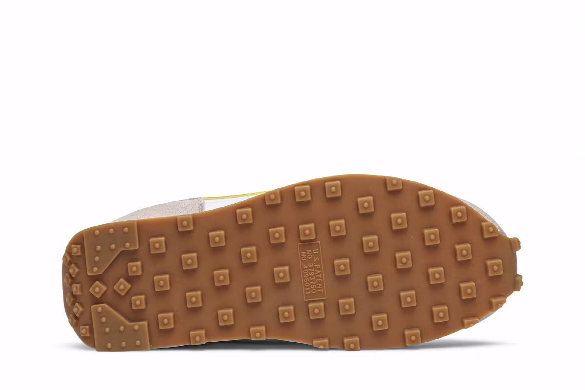 Nike Women's Daybreak Fossil Stone Saffron Quartz, view 5