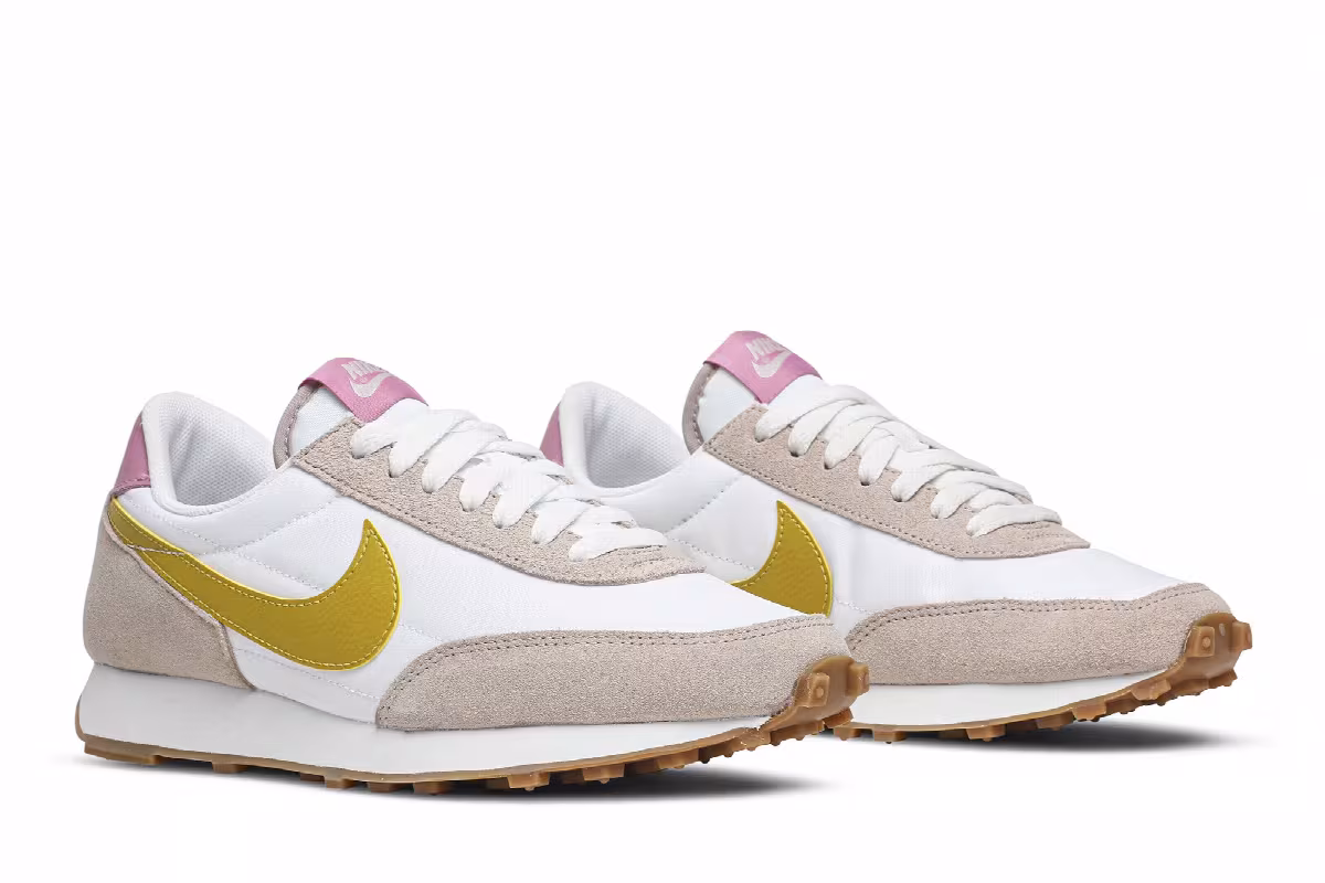 Nike Women's Daybreak Fossil Stone Saffron Quartz, view 9
