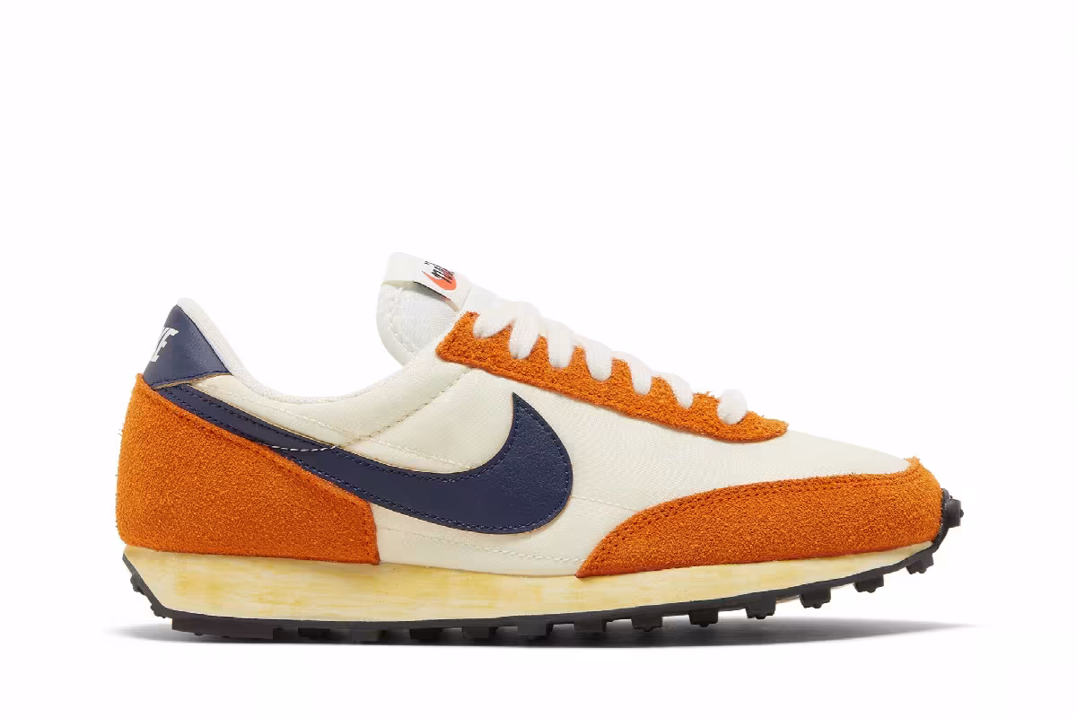 Nike Women's Daybreak SE Coconut Milk Midnight Orange, view 2
