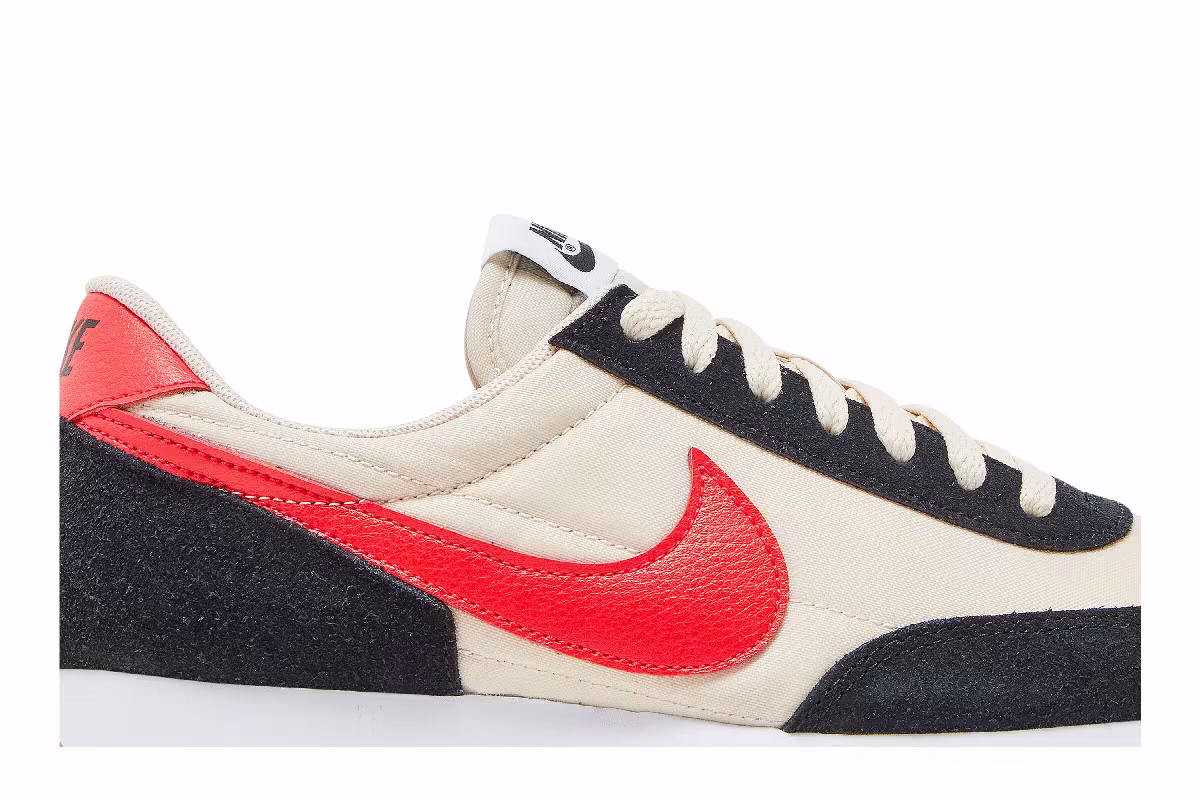 Nike Women's Daybreak Siren Red, view 3
