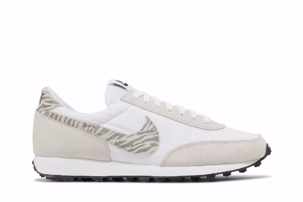 Nike Women's Daybreak SE Zebra Print, view 2