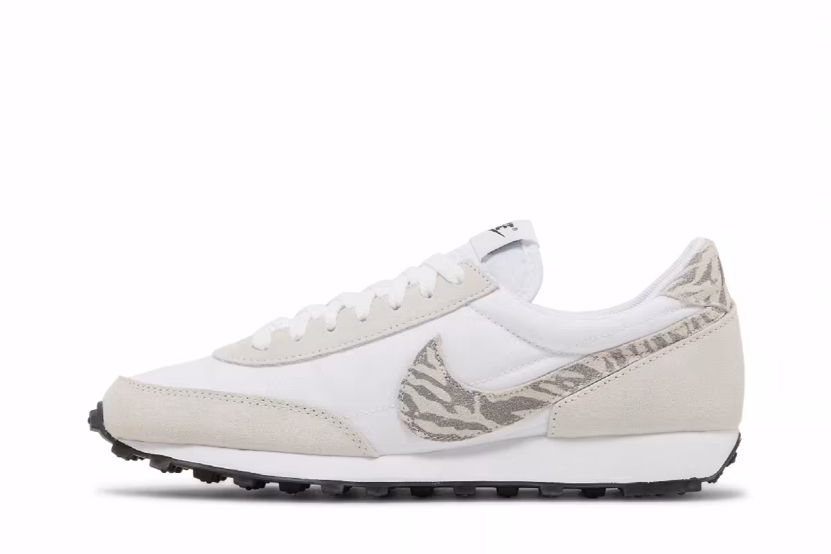 Nike Women's Daybreak SE Zebra Print, view 4