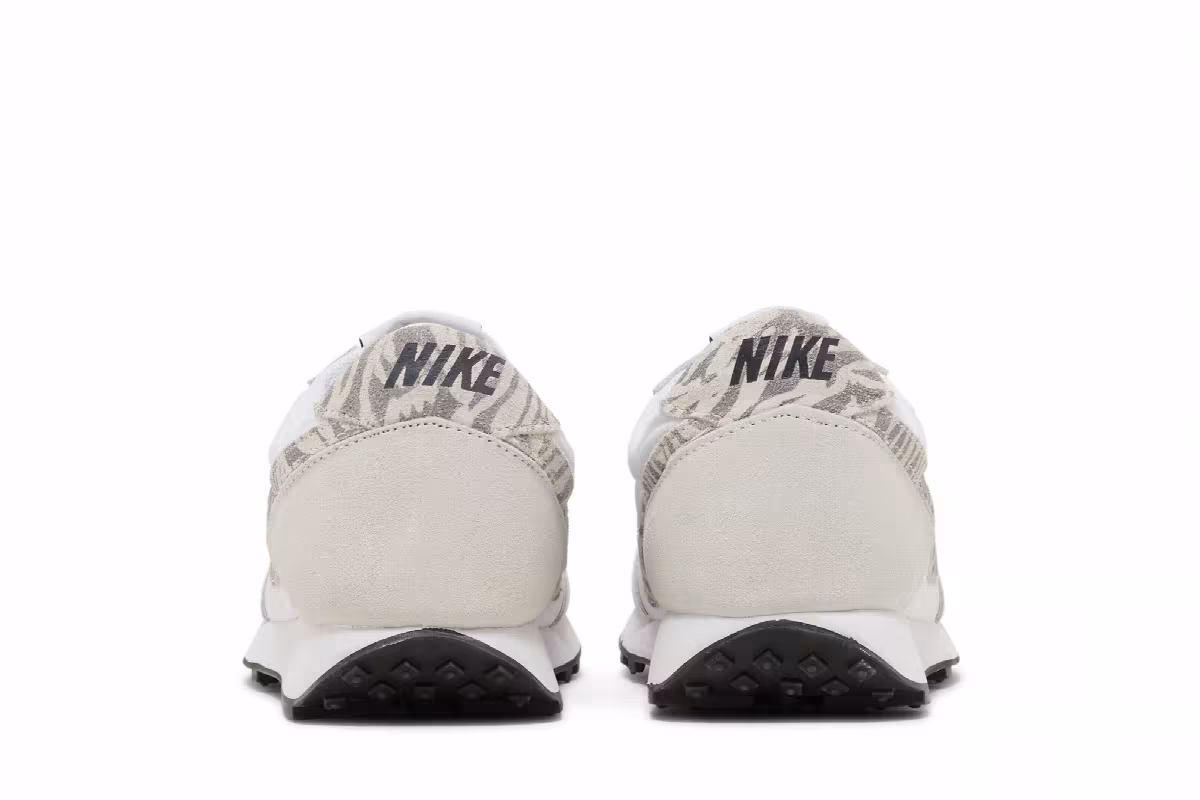 Nike Women's Daybreak SE Zebra Print, view 7