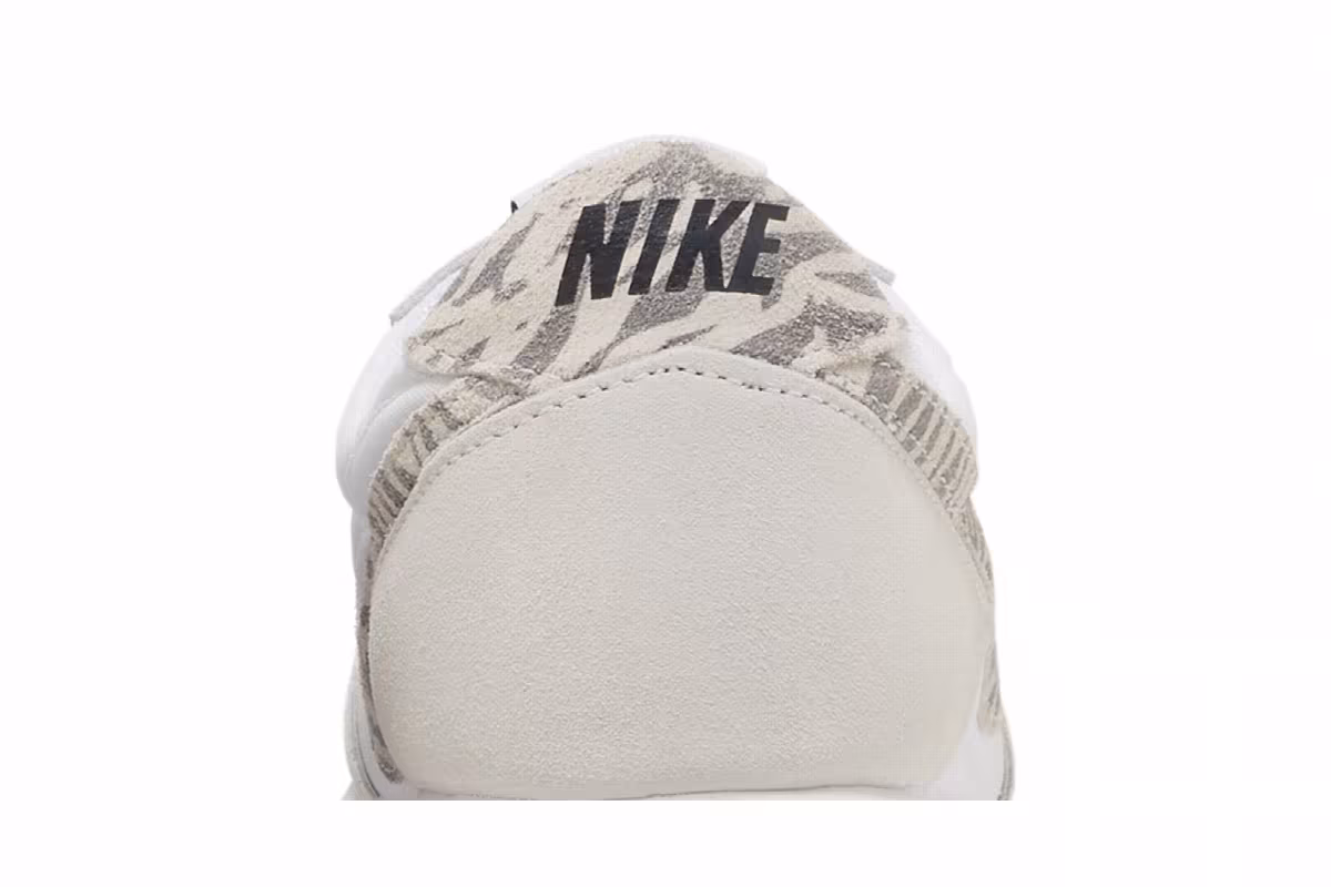 Nike Women's Daybreak SE Zebra Print, view 8