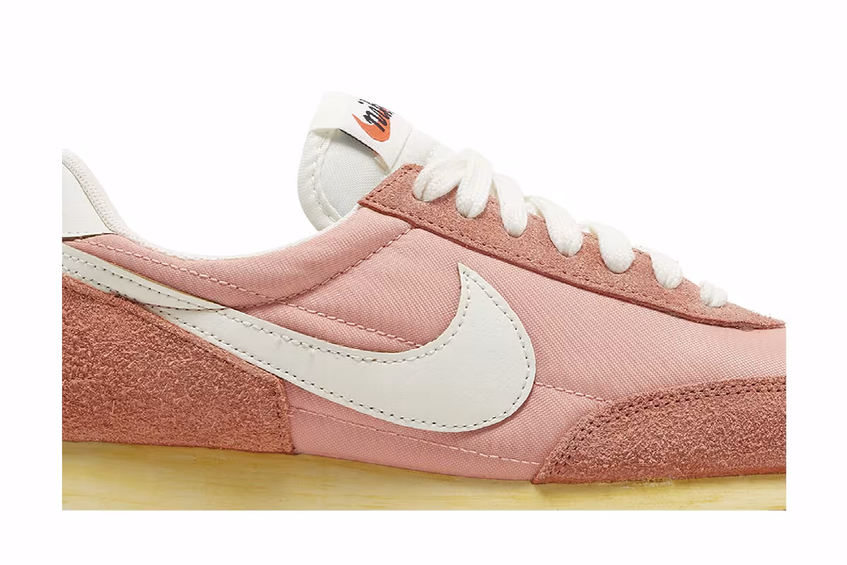 Nike Women's Daybreak SE Light Madder Root, view 3