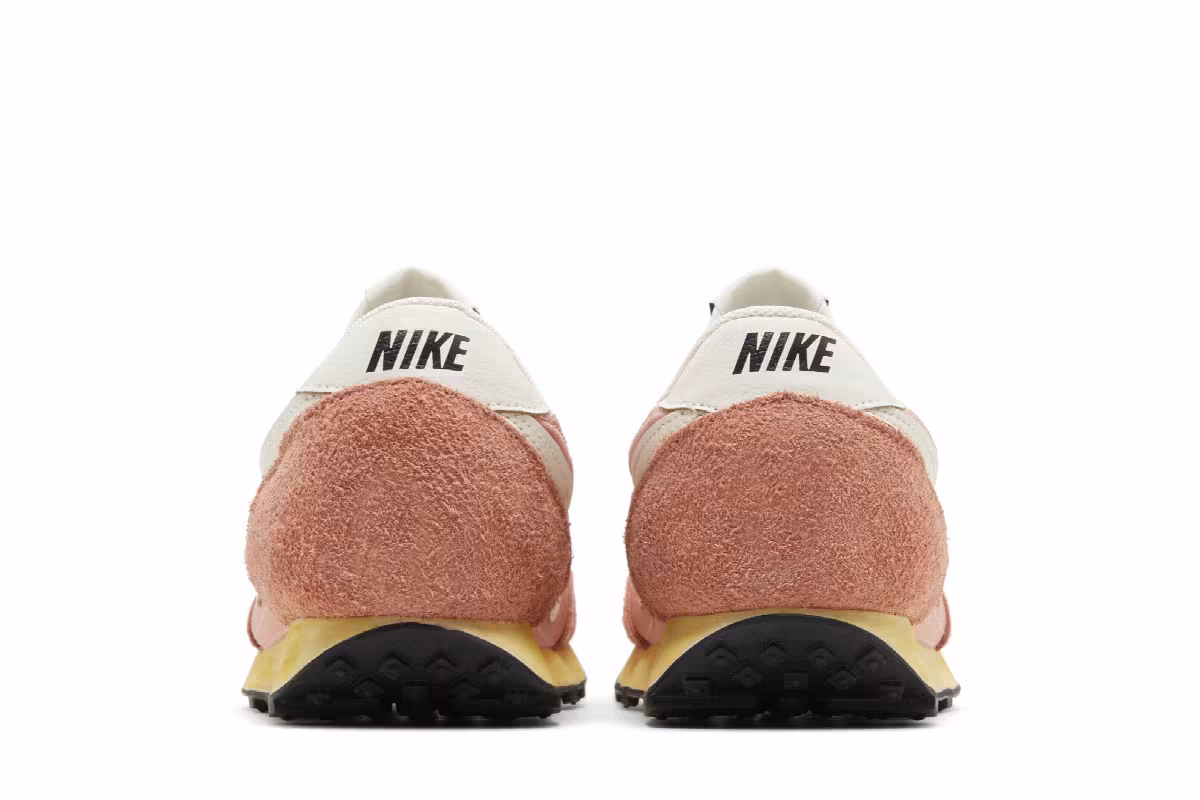 Nike Women's Daybreak SE Light Madder Root, view 7