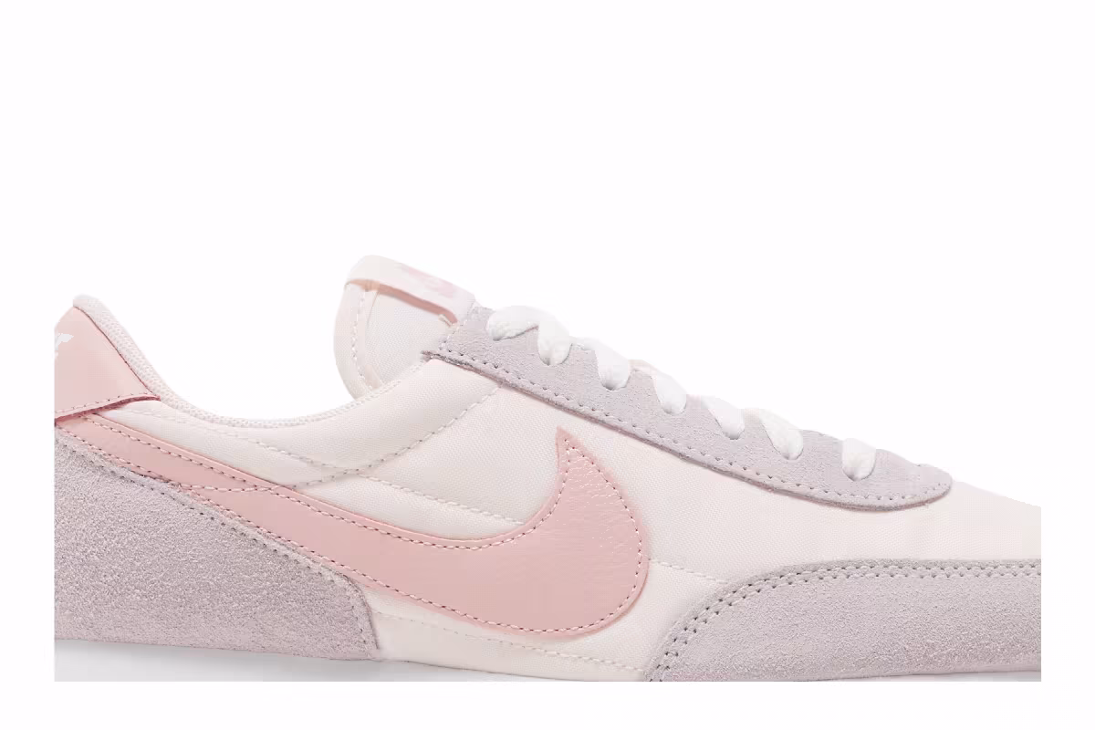 Nike Women's Daybreak Light Soft Pink, view 3