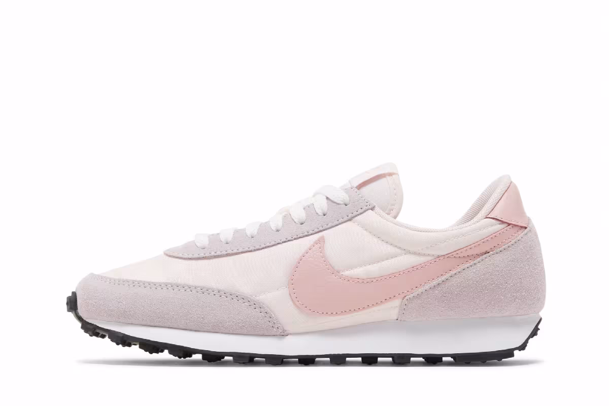 Nike Women's Daybreak Light Soft Pink, view 4