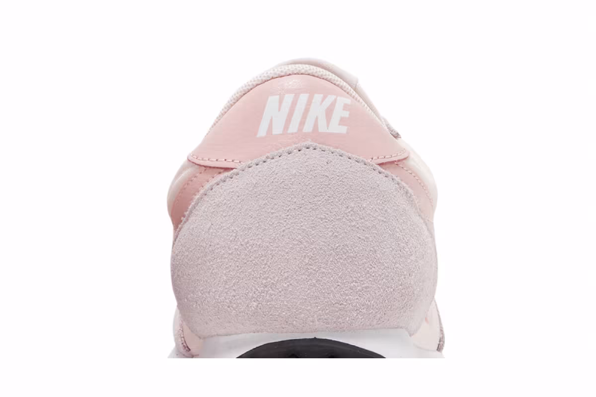 Nike Women's Daybreak Light Soft Pink, view 8