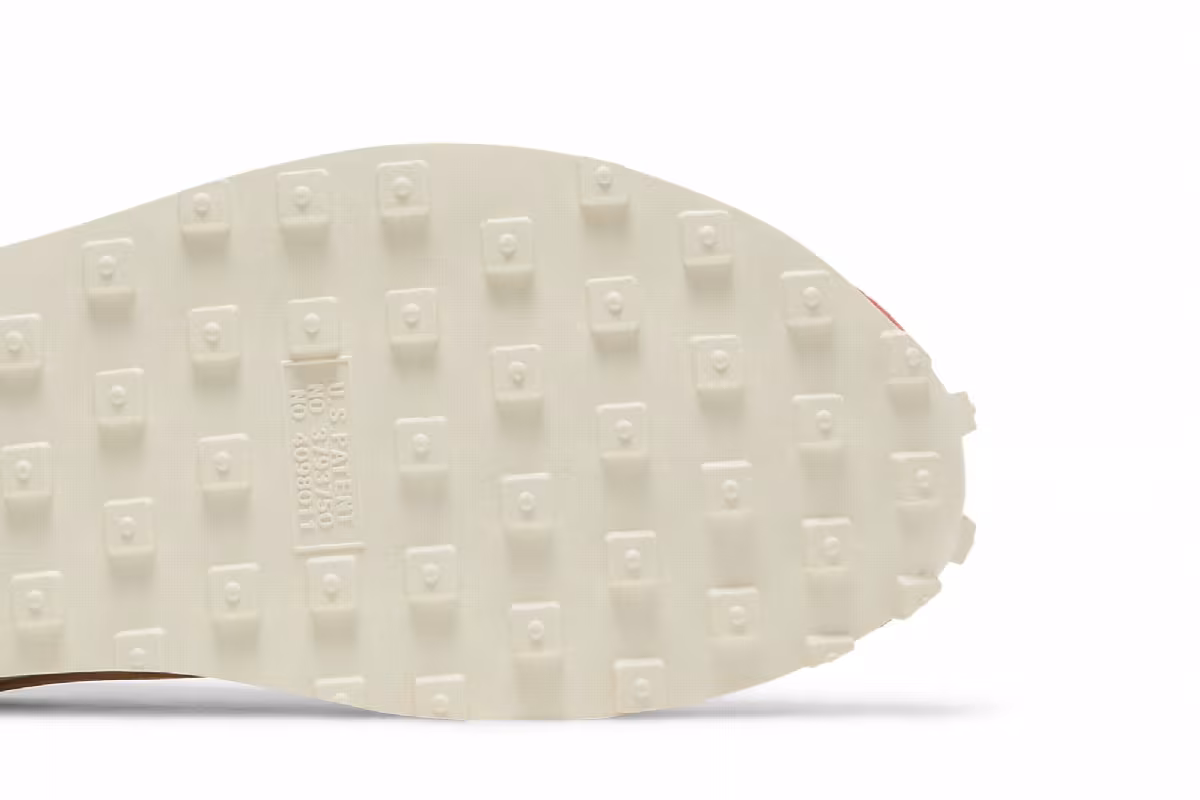 Nike Women's Daybreak Pale Ivory Desert Sand, view 6