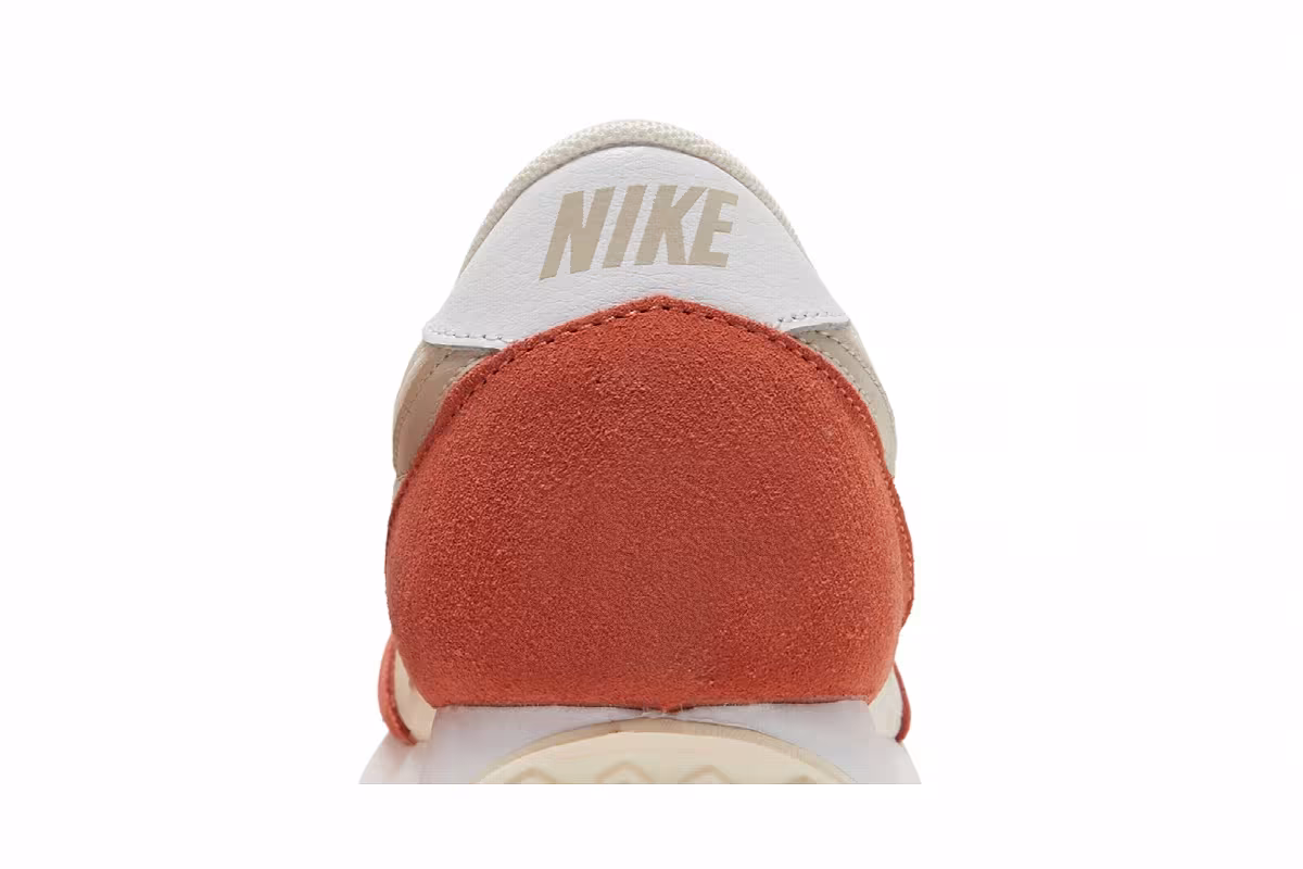 Nike Women's Daybreak Pale Ivory Desert Sand, view 8