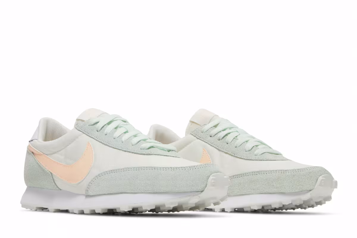Nike Women's Daybreak Barely Green Crimson Tint, view 9