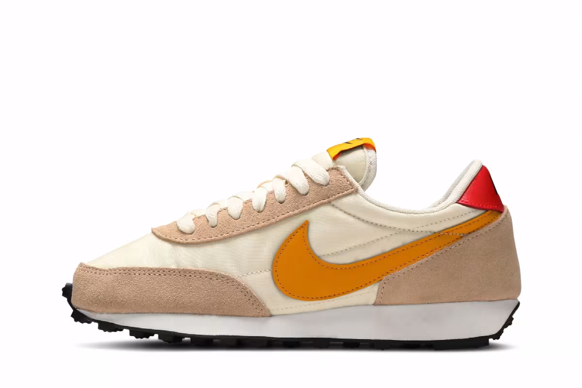 Nike Women's Daybreak Pale Ivory Shimmer, view 4