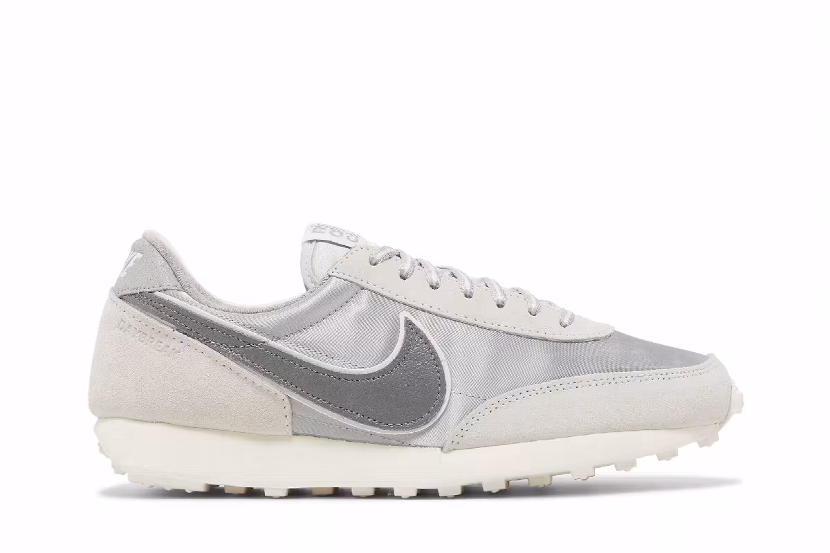Nike Women's Daybreak SE Light Smoke Grey, view 2