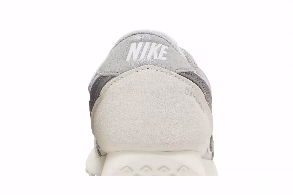 Nike Women's Daybreak SE Light Smoke Grey, view 8