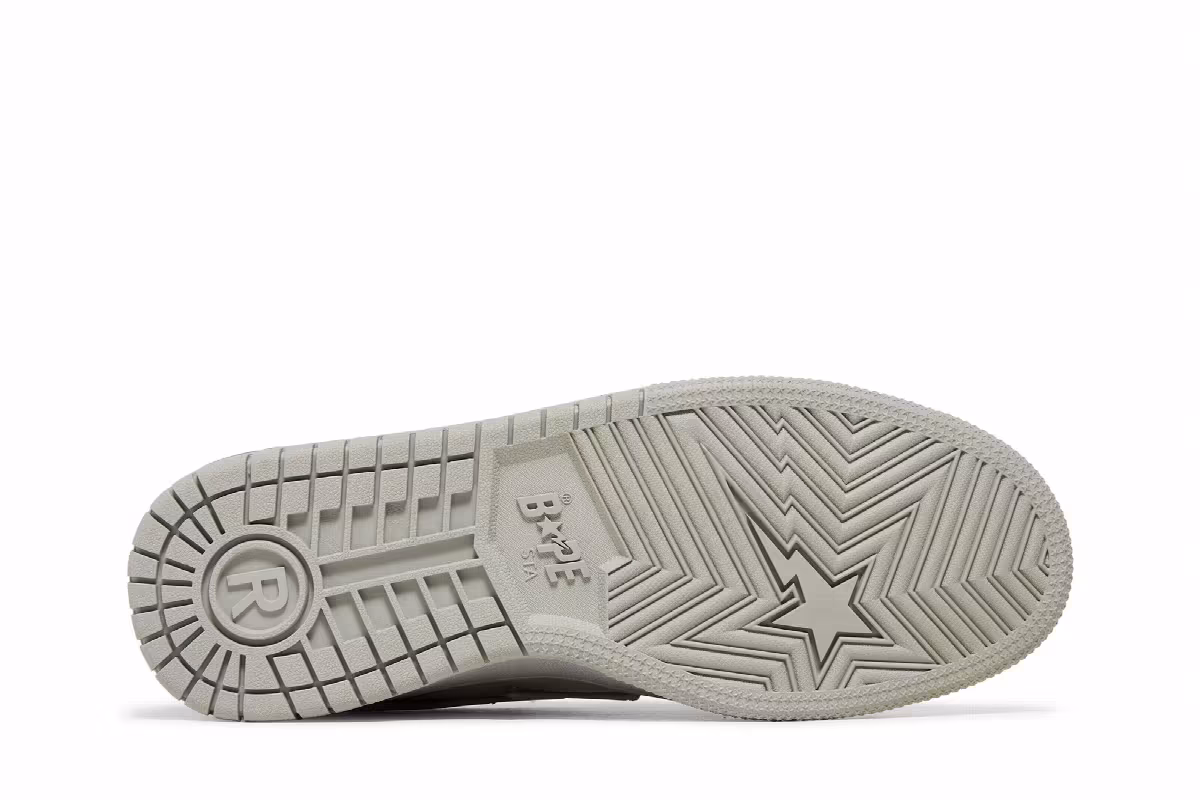 Hajime Sorayama x BAPE Sk8 Sta Silver, view 5