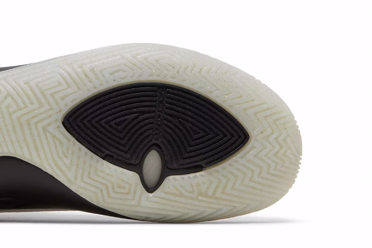 Nike Kyrie Flytrap 2 EP Metallic Gold, view 6