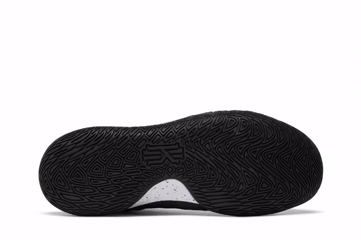 Nike Kyrie Flytrap 4 EP Black White, view 5
