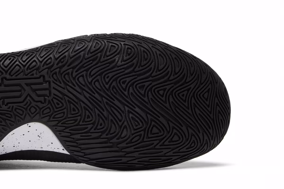 Nike Kyrie Flytrap 4 EP Black White, view 6