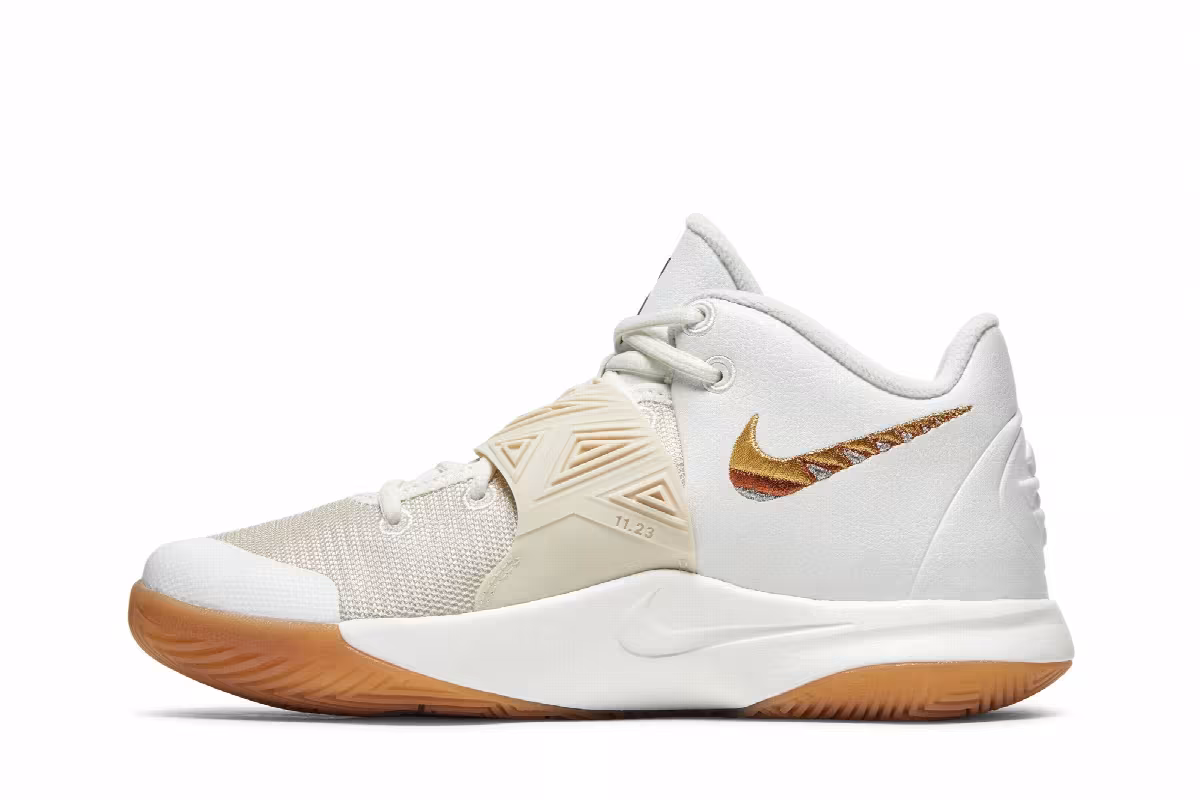 Nike Kyrie Flytrap 3 EP White Metallic Gold, view 4
