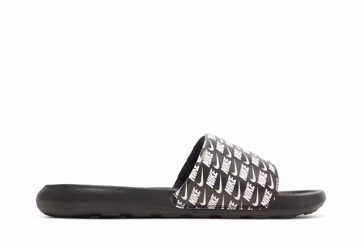 Nike Victori One Slide Print Repeat Logo - Black, view 2