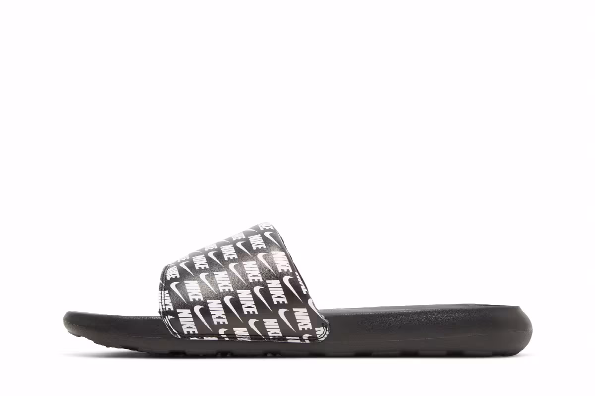 Nike Victori One Slide Print Repeat Logo - Black, view 4